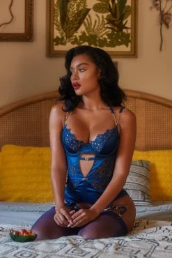 Roma Costume Embroidered Lace And Satin Bustier -Garter Lingerie Shop unnamed file 1059