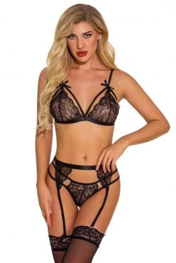 3WISHES Something Strappy Garter Set